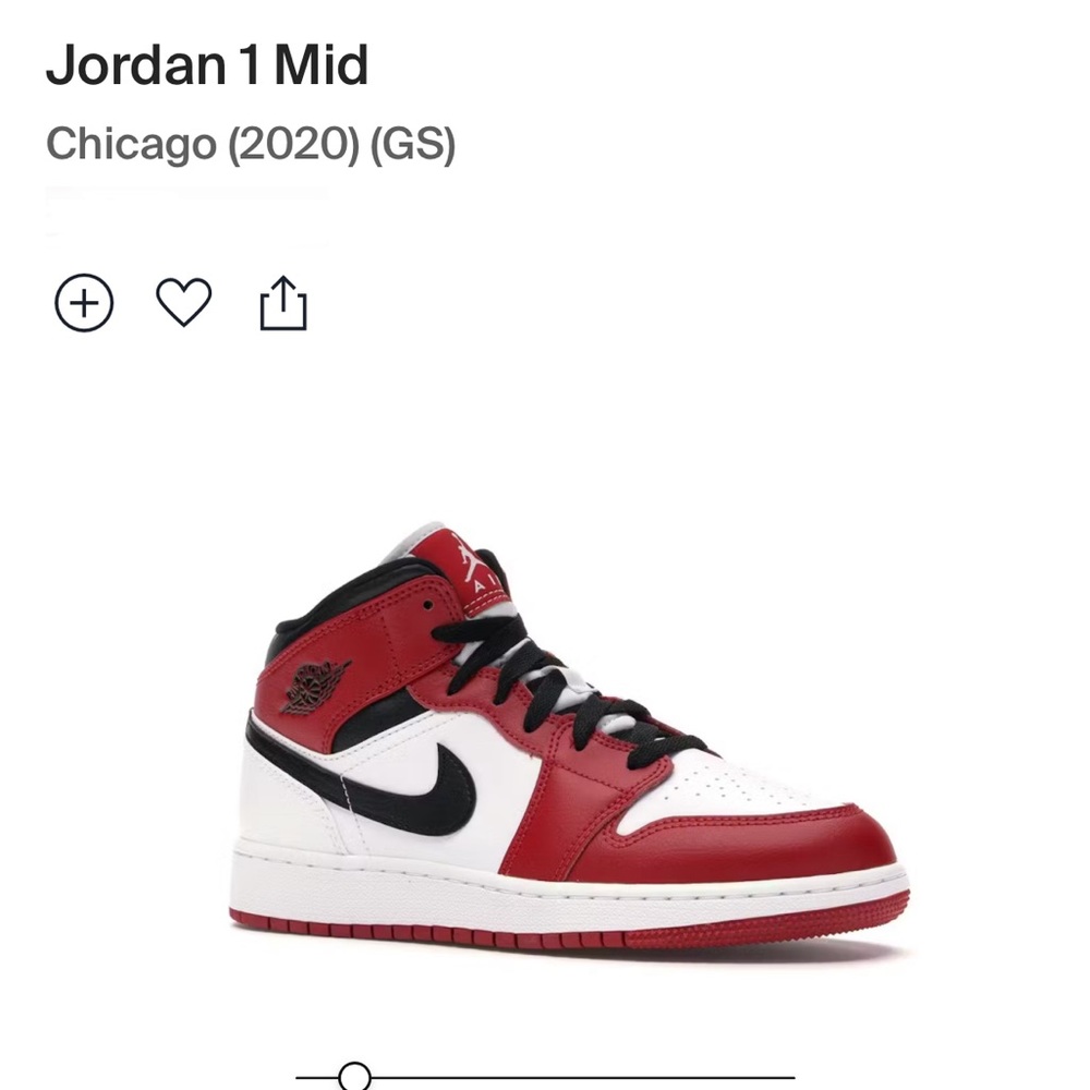 SOLD 🙅🏼‍♀️🙅🏼‍♀️. Jordan 1 mid Chicago 2020